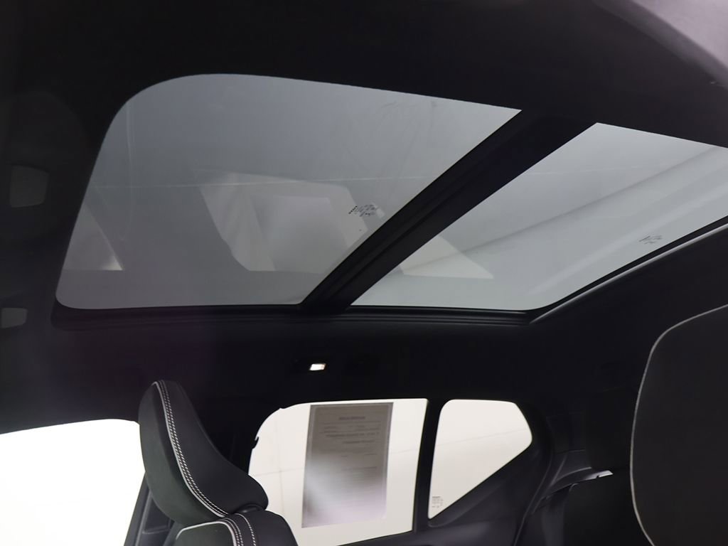 Used 2023 Volvo XC40 Recharge Plus AWD/4WD image 18