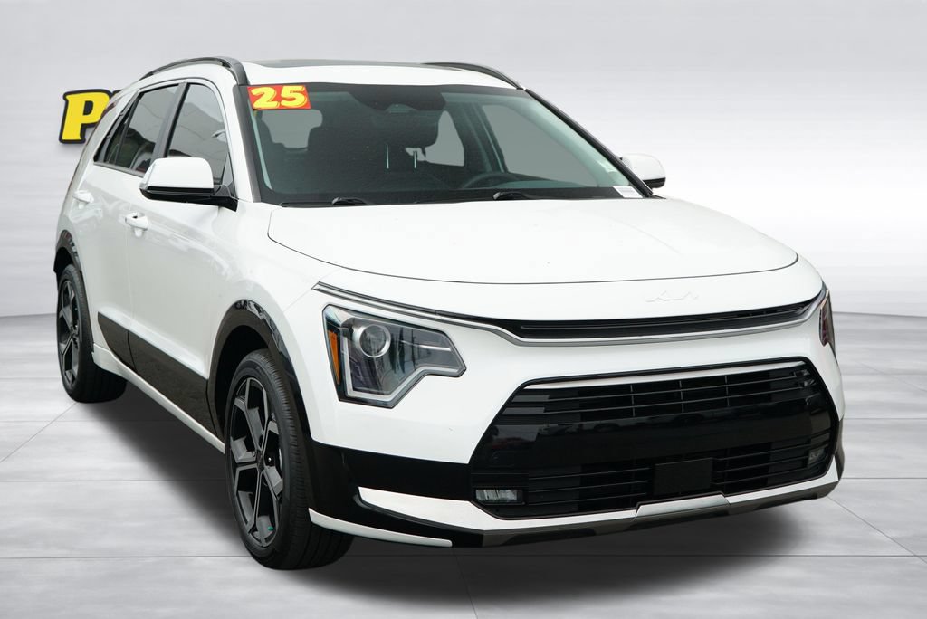 Used 2025 Kia Niro EX Touring FWD image 2