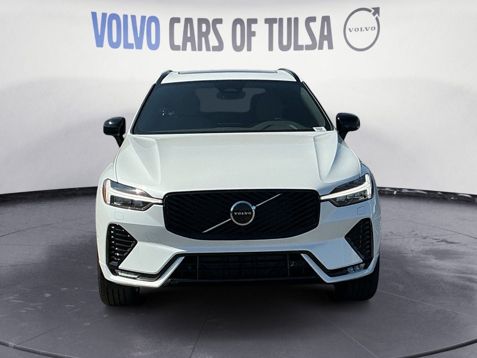 New 2026 Volvo XC60 B5 Plus w/ Protection Package Premier AWD/4WD image 8