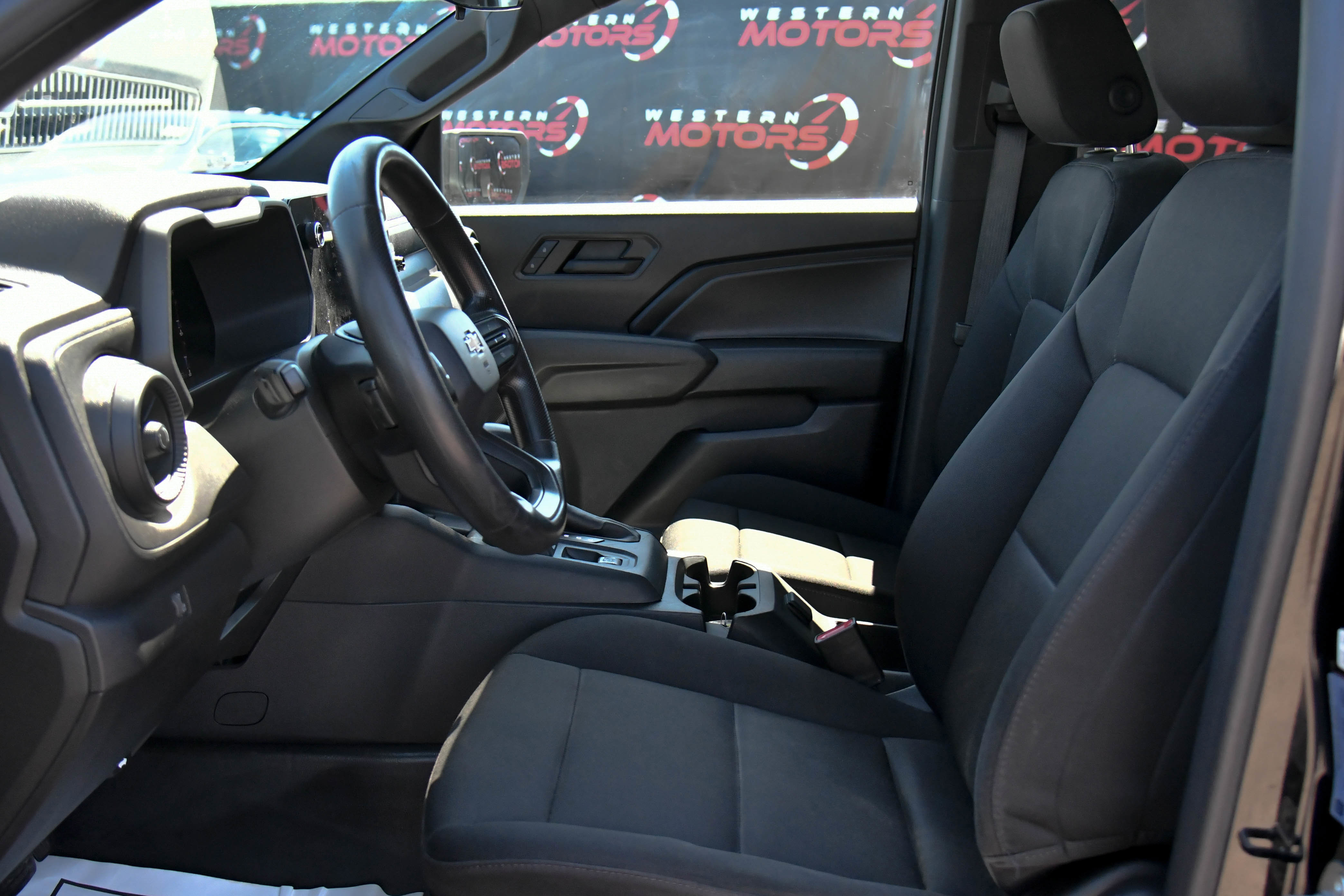 Used 2023 Chevrolet Colorado W/T image 16