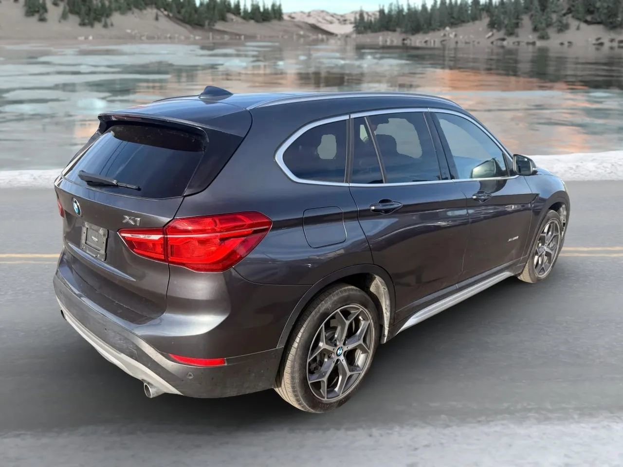 Used 2016 BMW X1 xDrive28i image 3