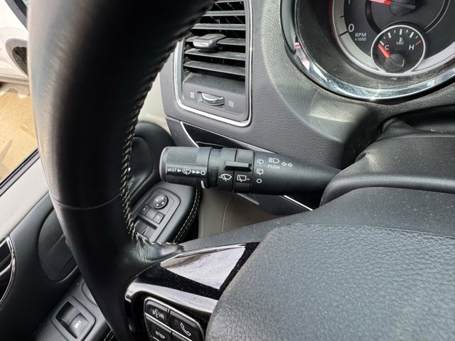 Used 2019 Dodge Grand Caravan SXT image 17