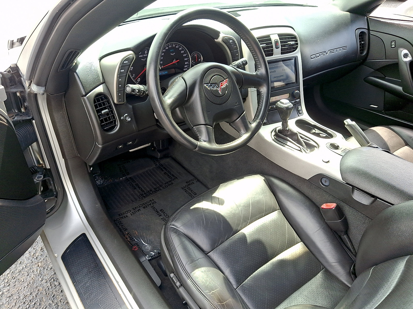 Used 2005 Chevrolet Corvette Coupe w/ Preferred Equipment Group RWD image 23