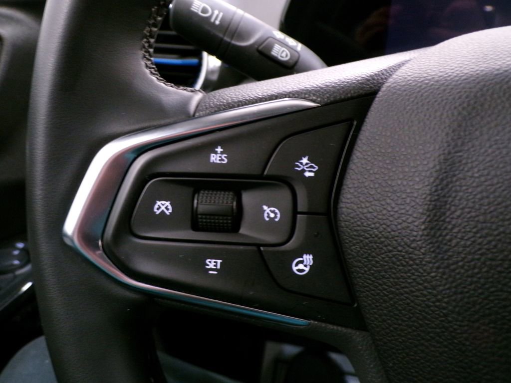 Used 2025 Chevrolet Trax LT w/ Driver Confidence Package FWD image 20