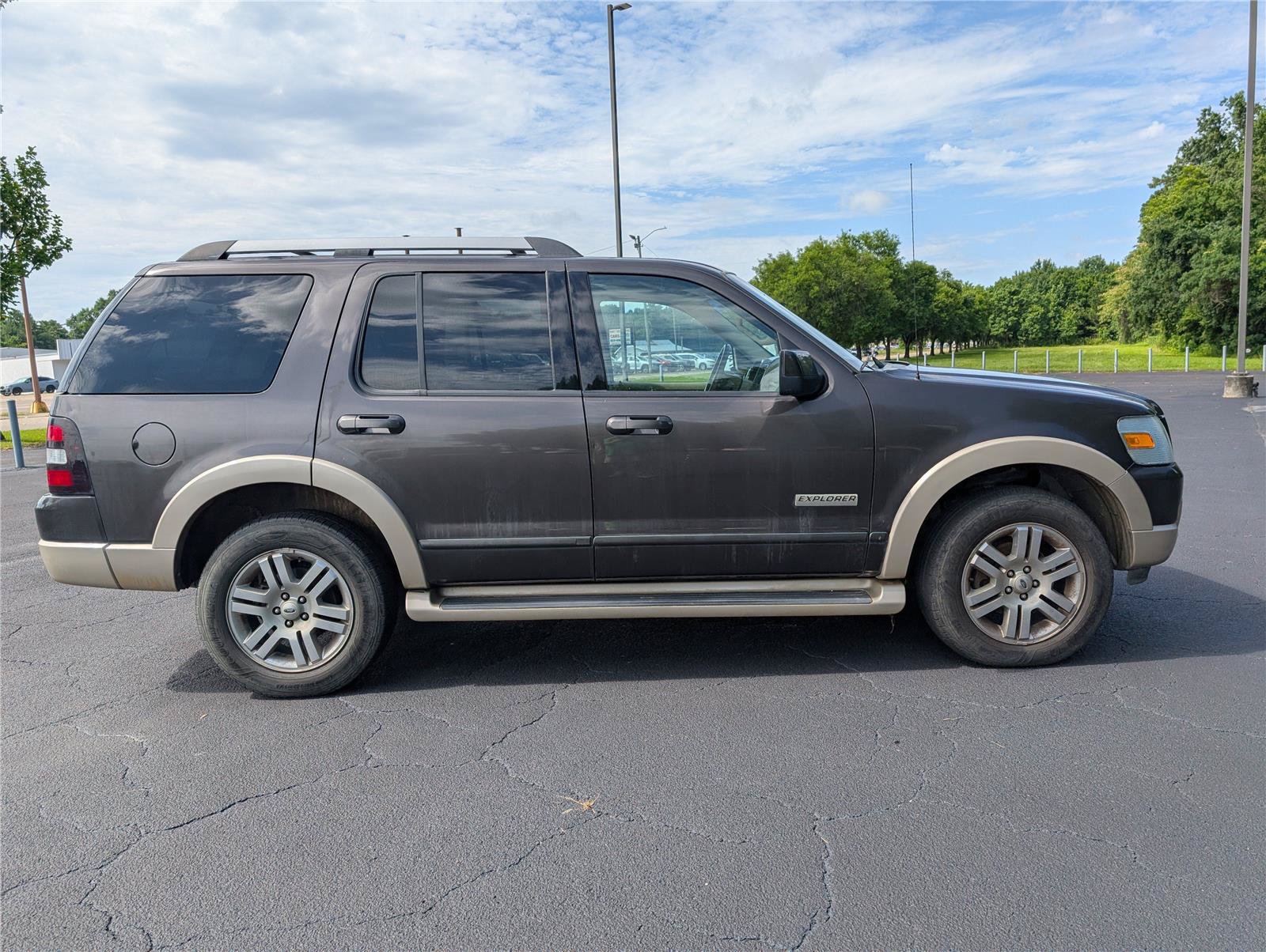 Used 2006 Ford Explorer Eddie Bauer RWD image 6