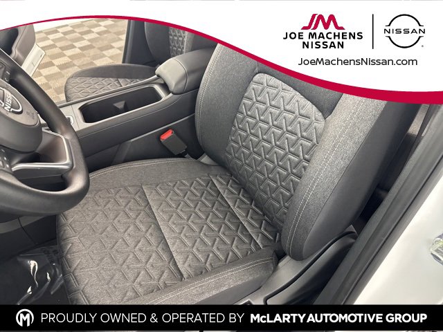 Certified 2025 Nissan Kicks SV w/ Illumination Package image 18