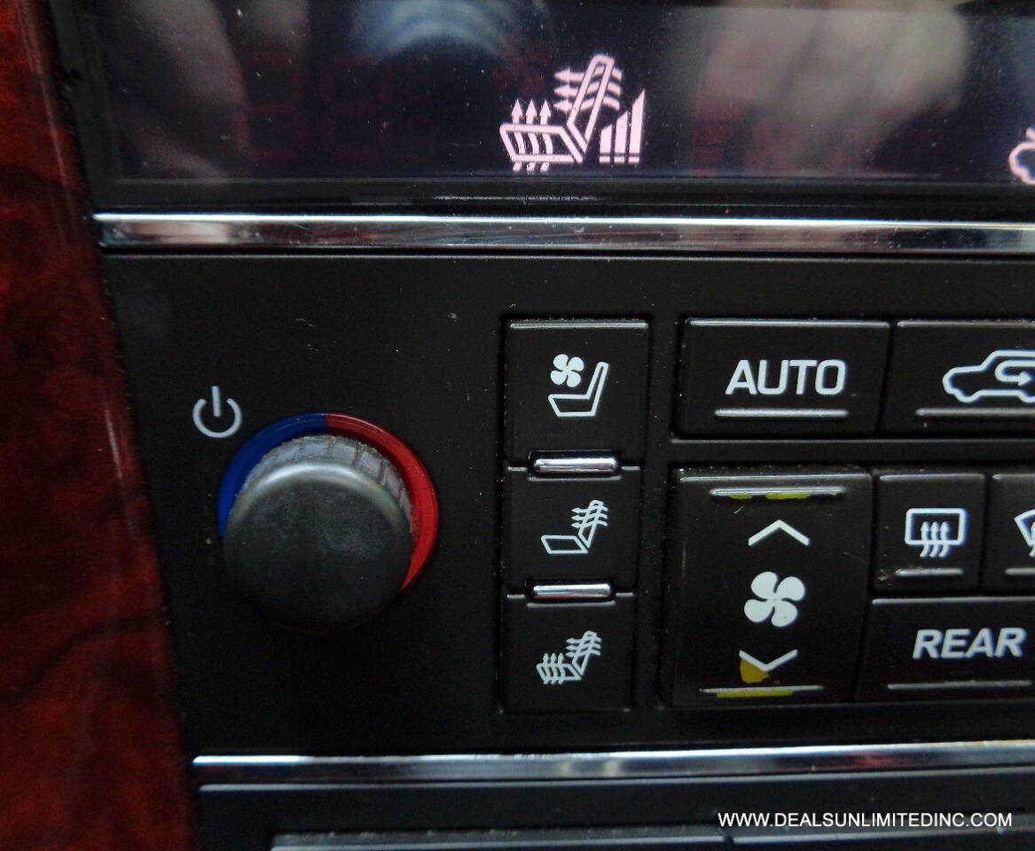 Used 2012 Cadillac Escalade Luxury image 14