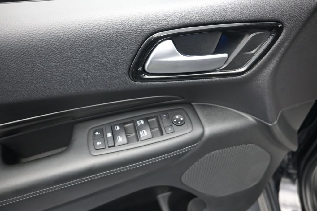 Used 2024 Dodge Durango SXT w/ 3rd Row Seating Group RWD image 10