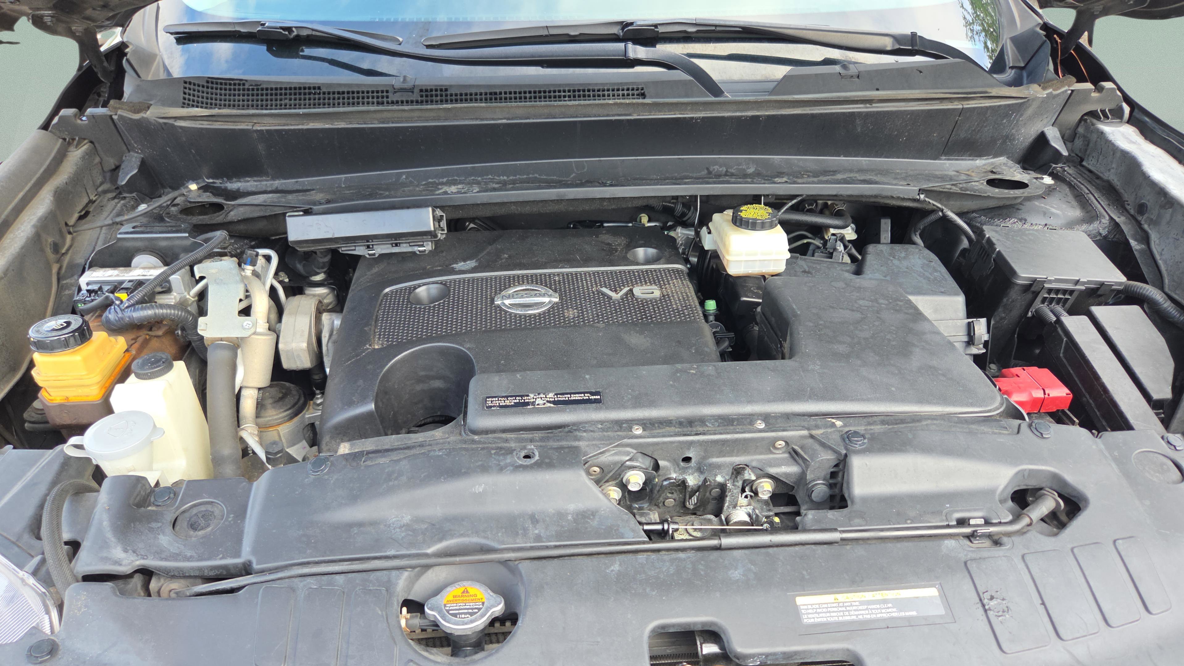 Used 2015 Nissan Pathfinder Platinum FWD image 18