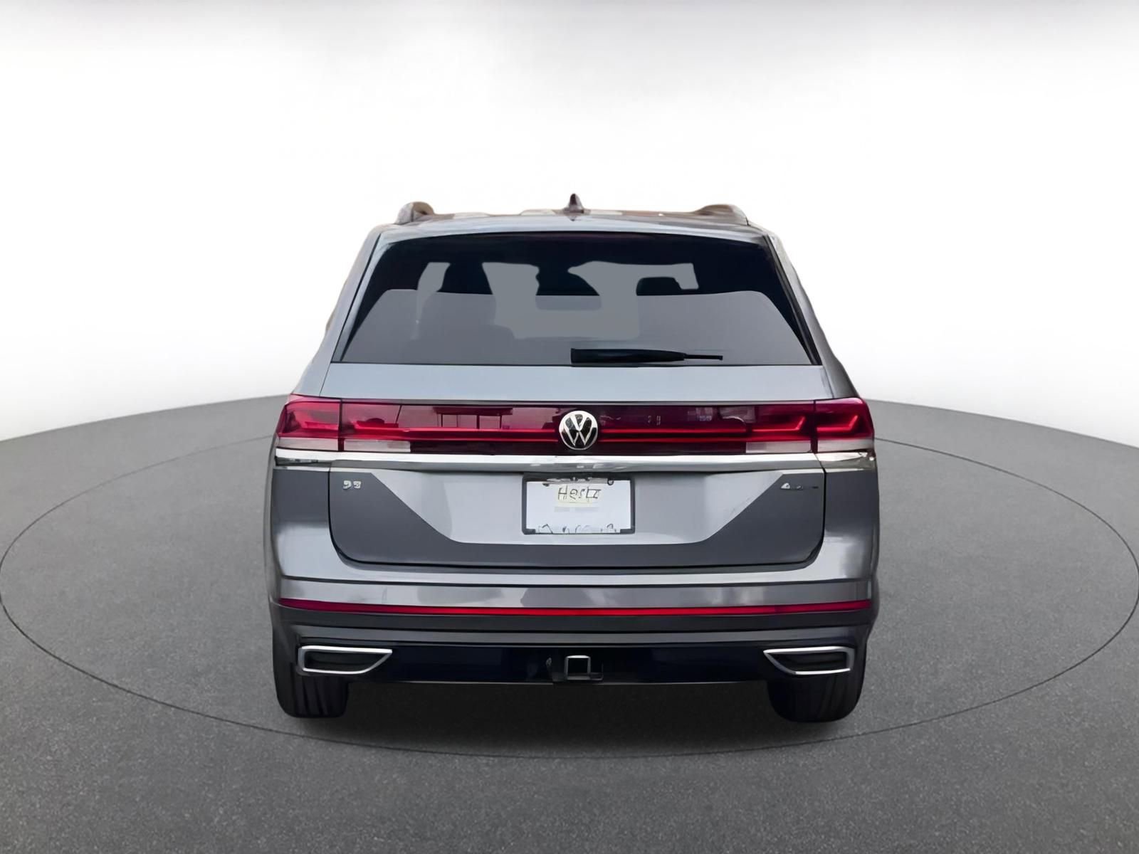 Used 2025 Volkswagen Atlas SE image 12