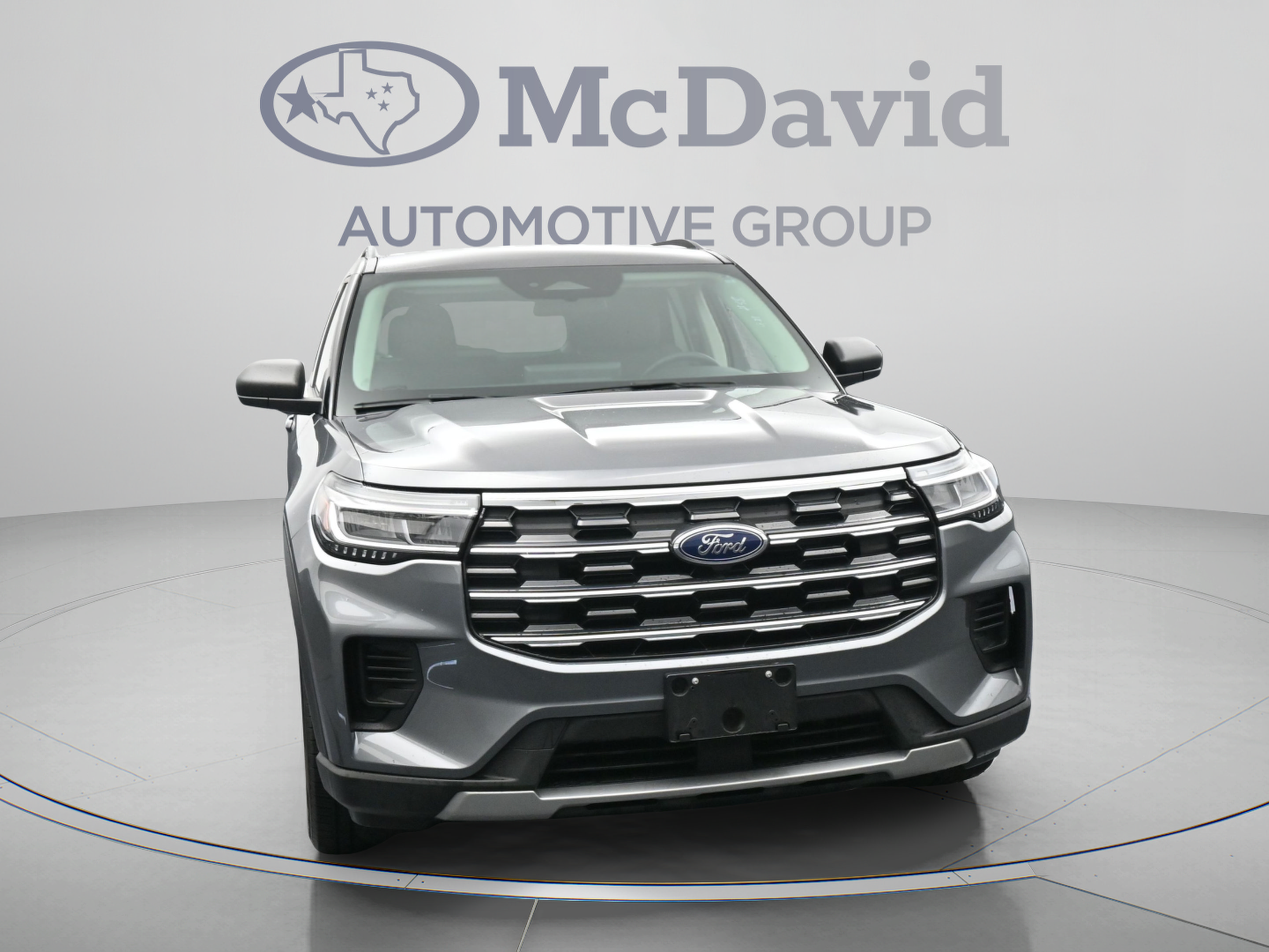 Used 2025 Ford Explorer Active RWD image 2