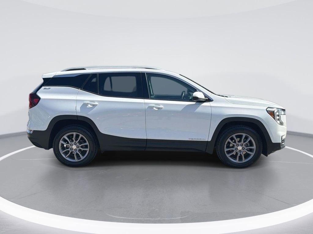 Used 2022 GMC Terrain SLT AWD/4WD image 3