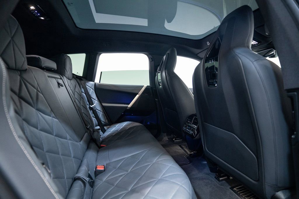 Used 2023 BMW iX xDrive50 w/ Ultimate Package 2 image 32