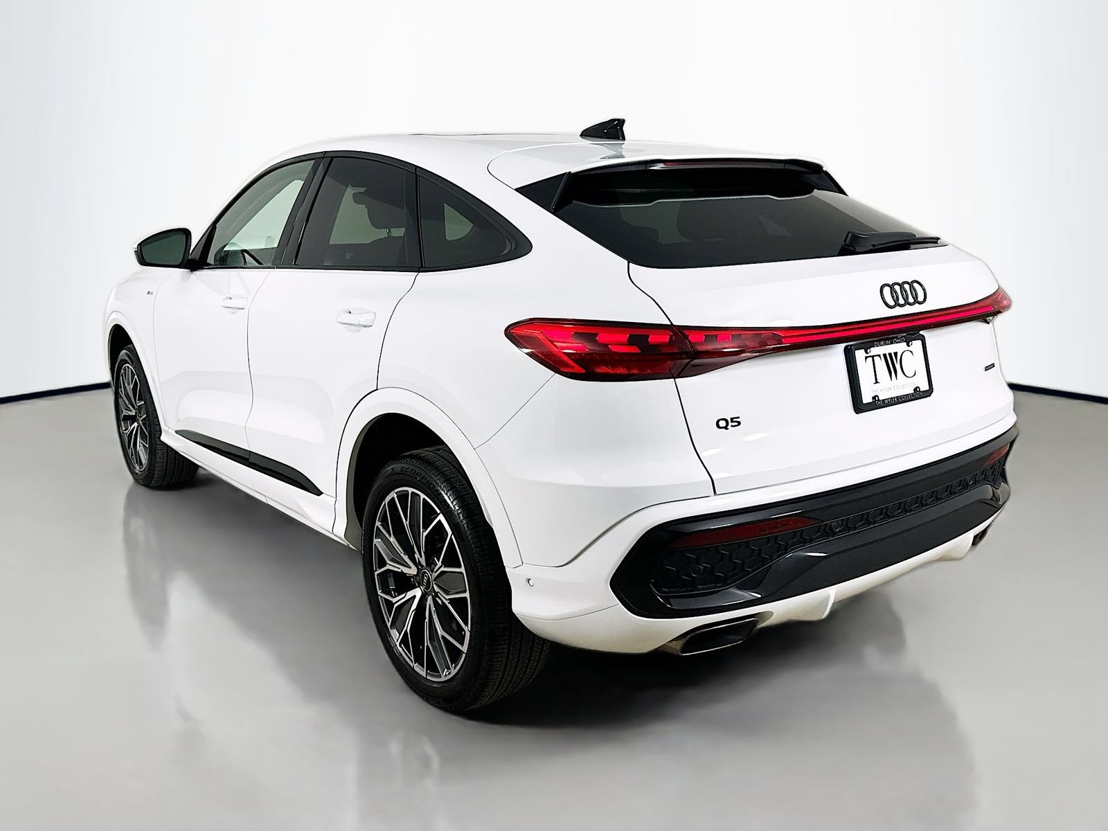 New 2026 Audi Q5 Premium Plus AWD/4WD image 7