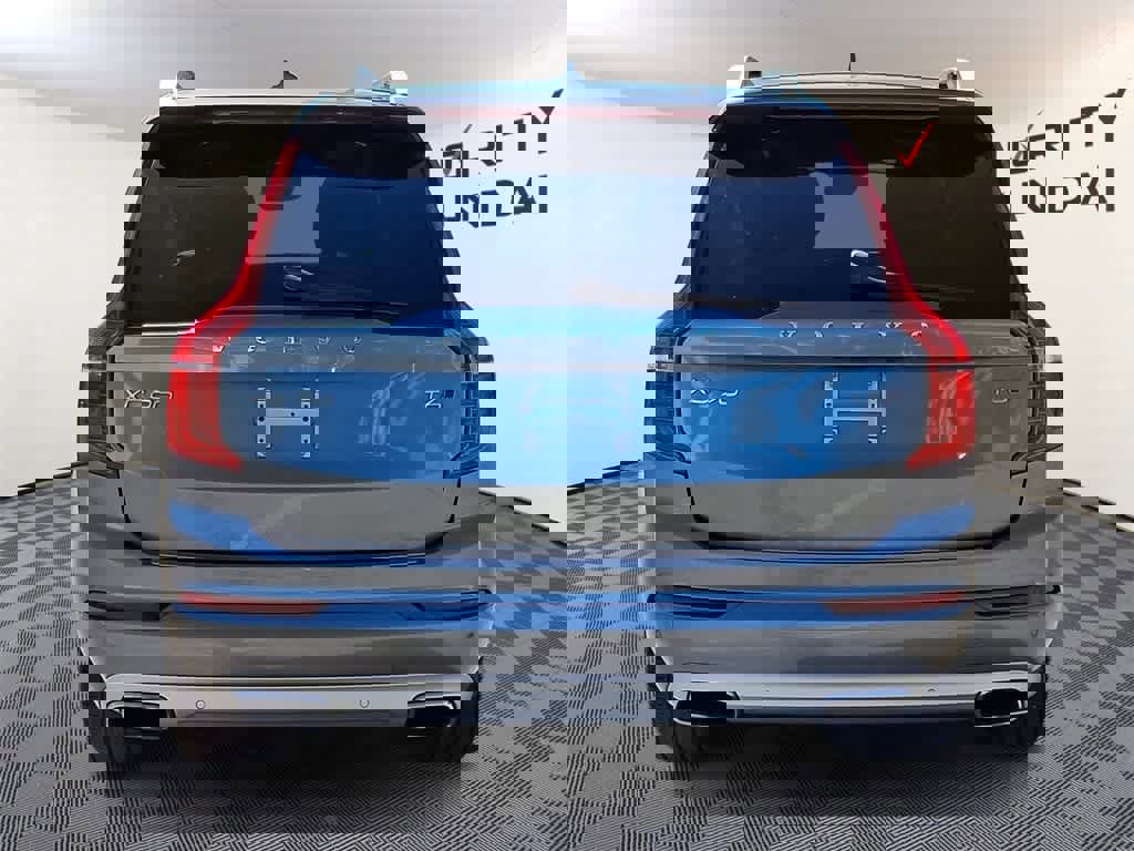 Used 2018 Volvo XC90 T6 Momentum w/ Convenience Package image 4