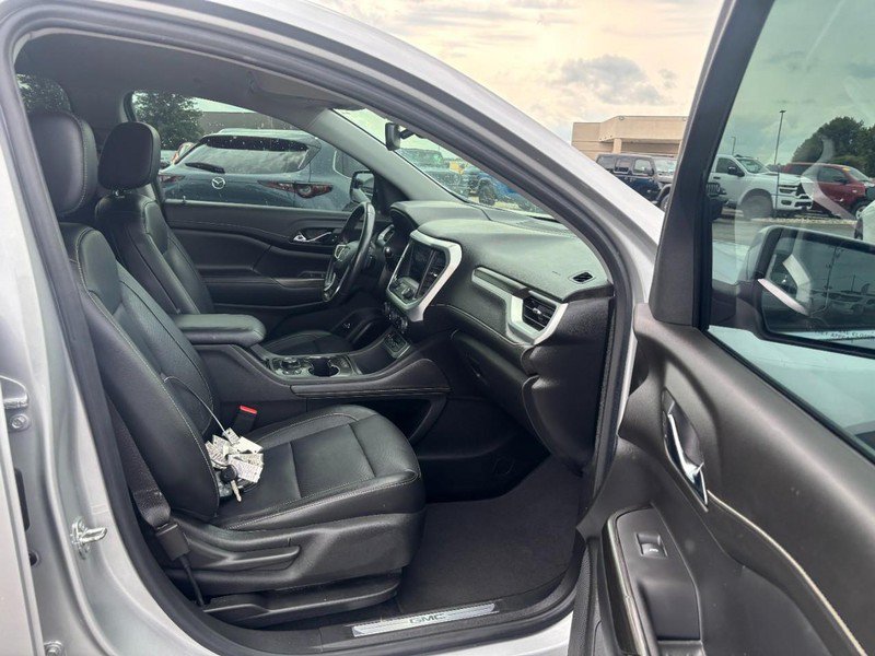 Used 2020 GMC Acadia SLT w/ Driver Alert Package II AWD/4WD image 11