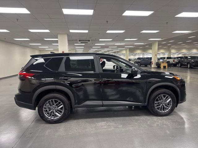 Used 2024 Nissan Rogue S image 8