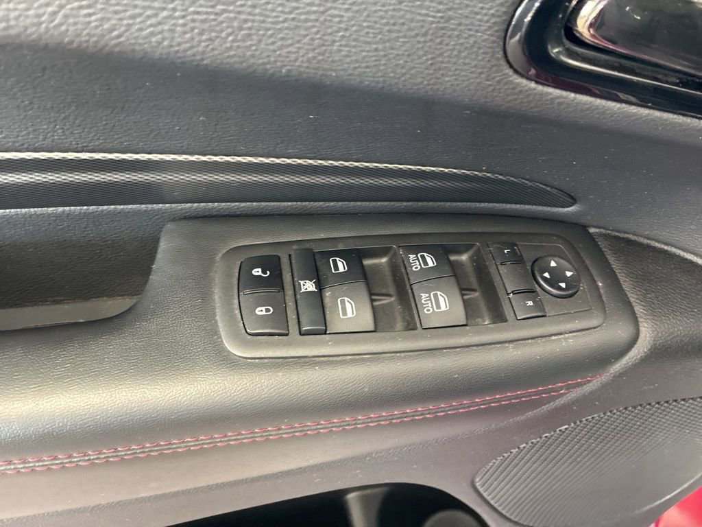 Certified 2022 Dodge Durango R/T w/ Blacktop Package AWD/4WD image 9