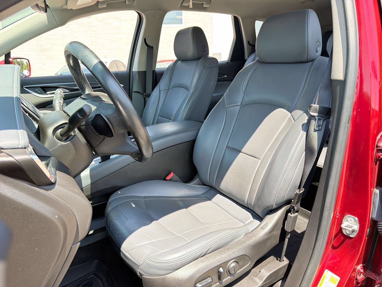 Used 2018 Buick Enclave Essence AWD/4WD image 20