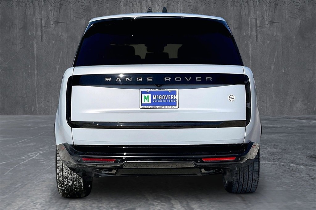 New 2026 Land Rover Range Rover SV image 4