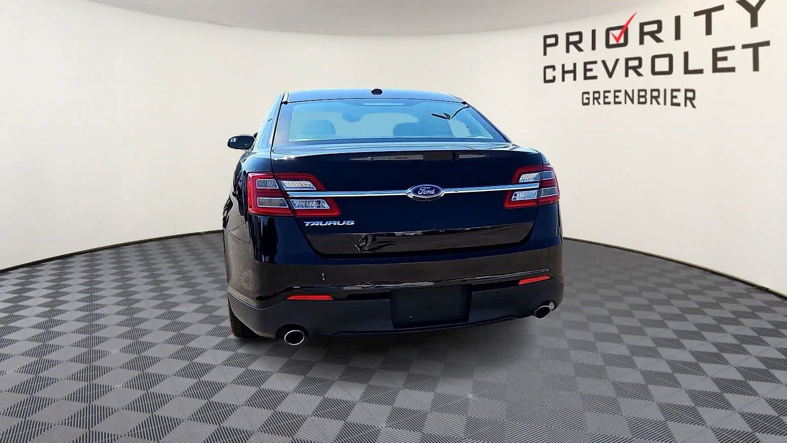 Used 2018 Ford Taurus SE FWD image 7