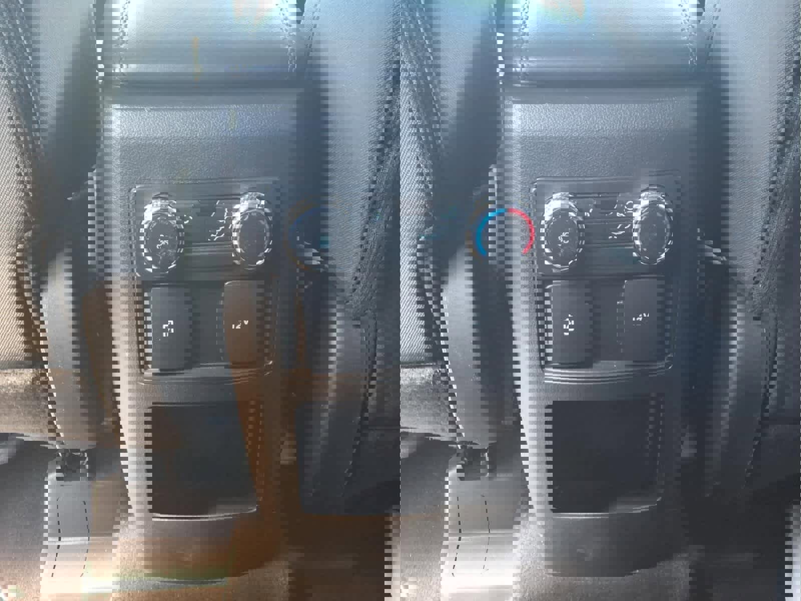 Used 2021 Ford Explorer XLT AWD/4WD image 28