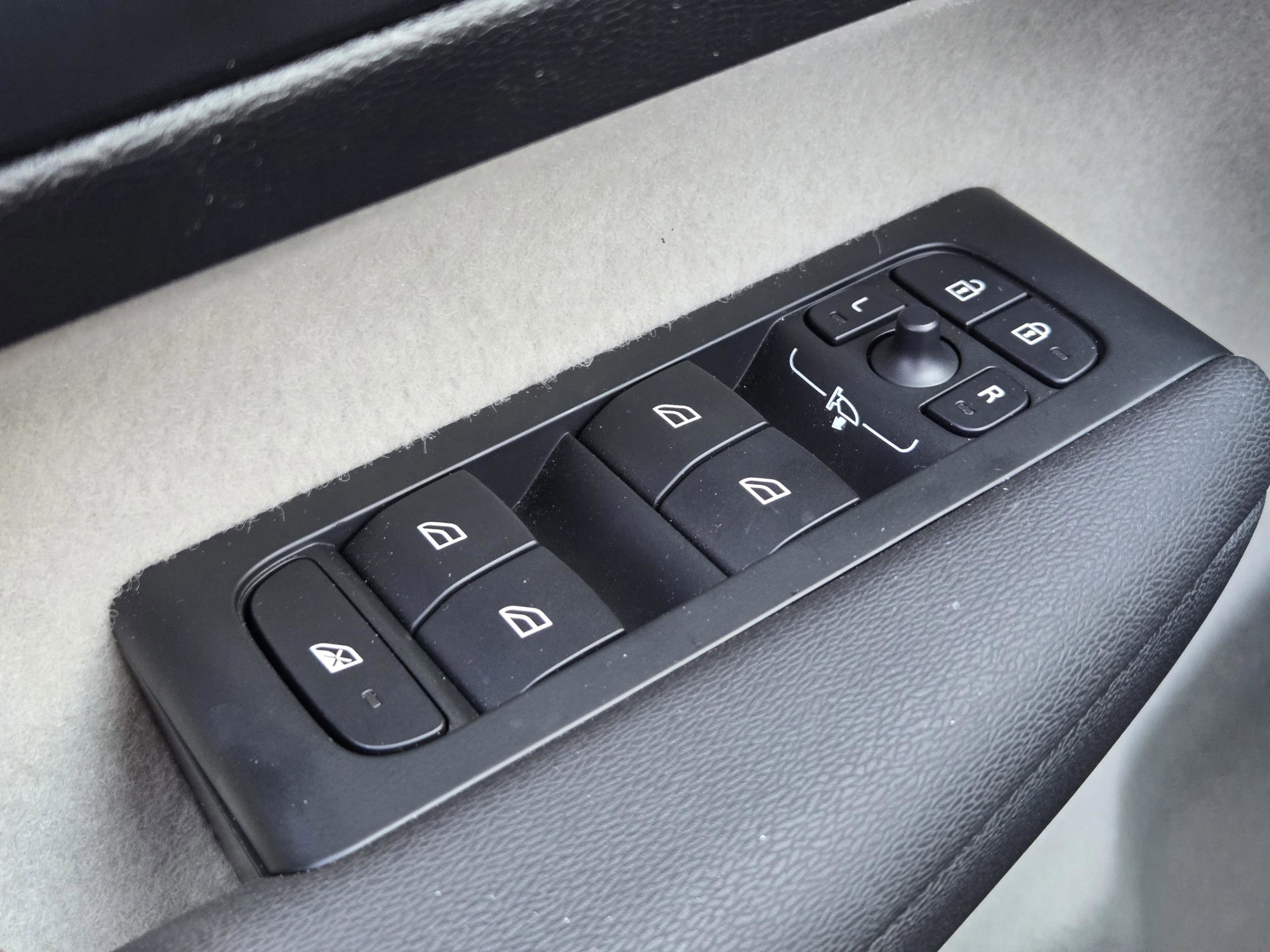 Used 2026 Volvo XC40 B5 Plus w/ Protection Package Premier image 22