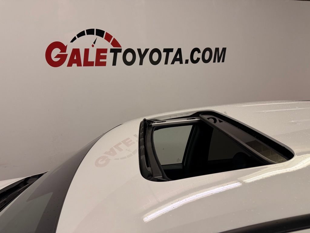 Used 2025 Honda Ridgeline Black Edition image 8