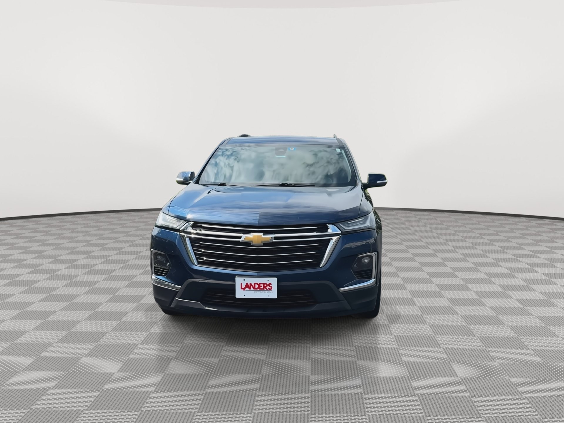 Used 2023 Chevrolet Traverse LT FWD image 3