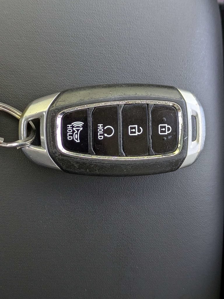 Used 2024 Hyundai Venue SEL FWD image 29