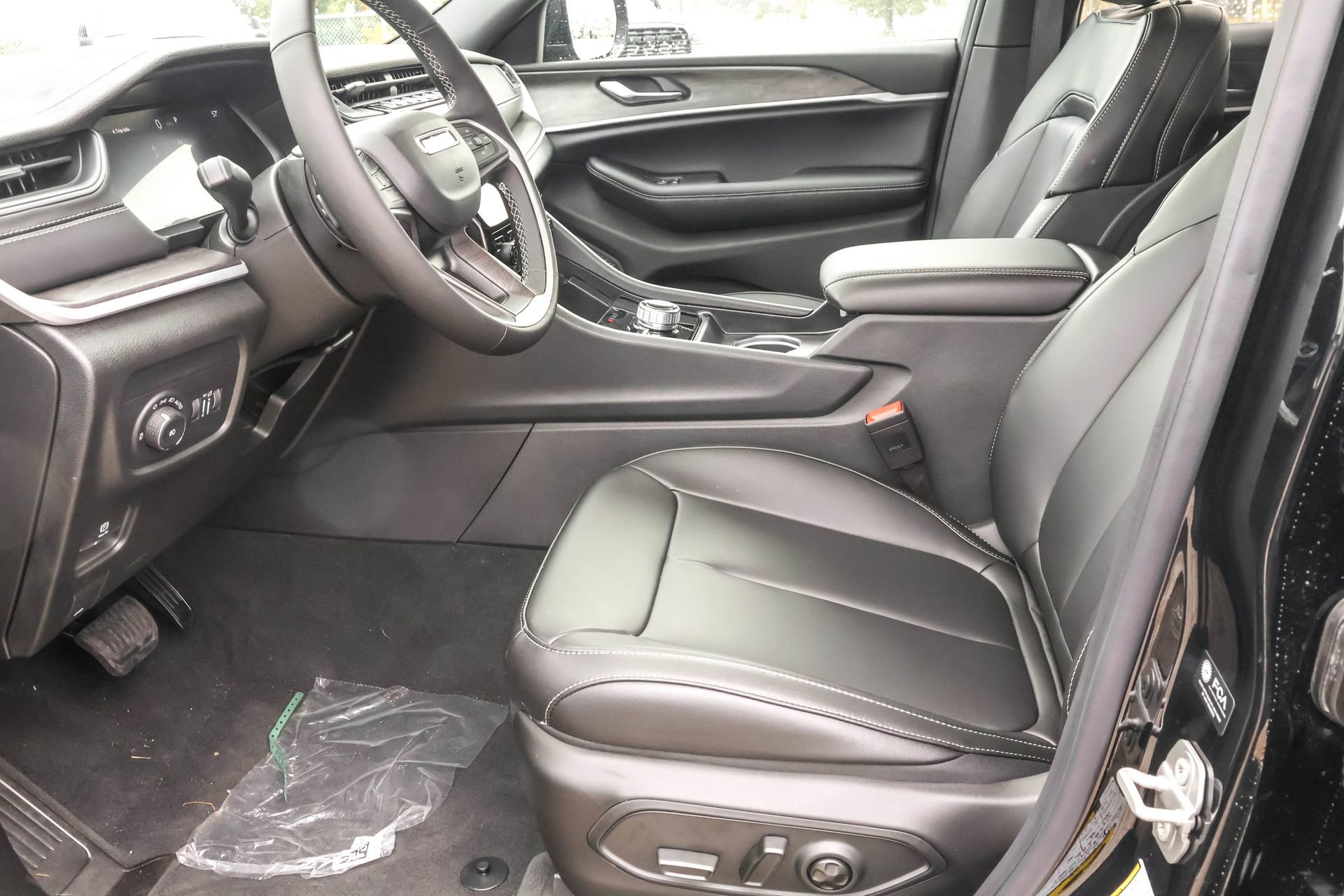 New 2025 Jeep Grand Cherokee Limited image 4