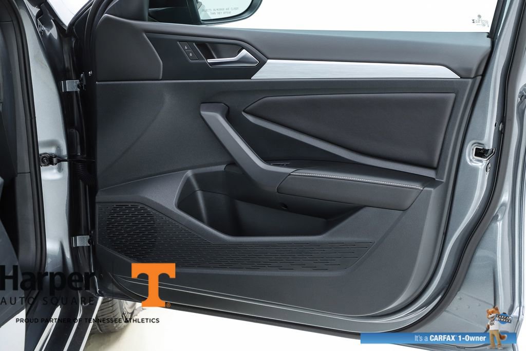 Used 2025 Volkswagen Jetta Sport image 31