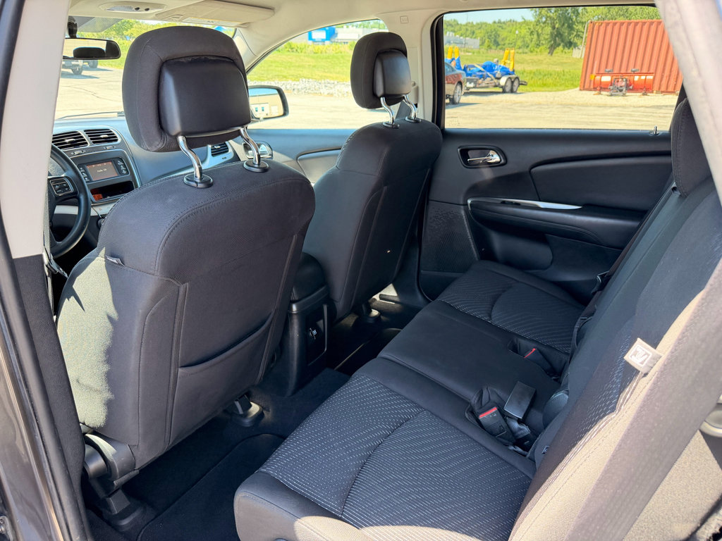 Used 2017 Dodge Journey SE w/ Flexible Seating Group FWD image 14