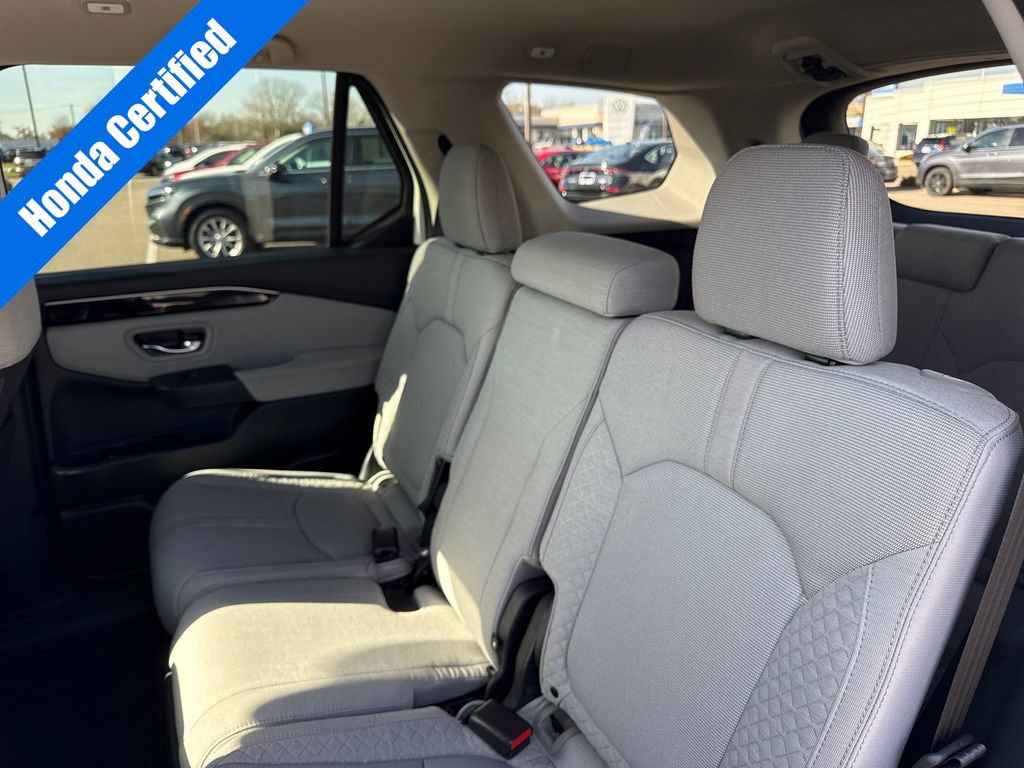 Certified 2023 Honda Pilot LX image 16