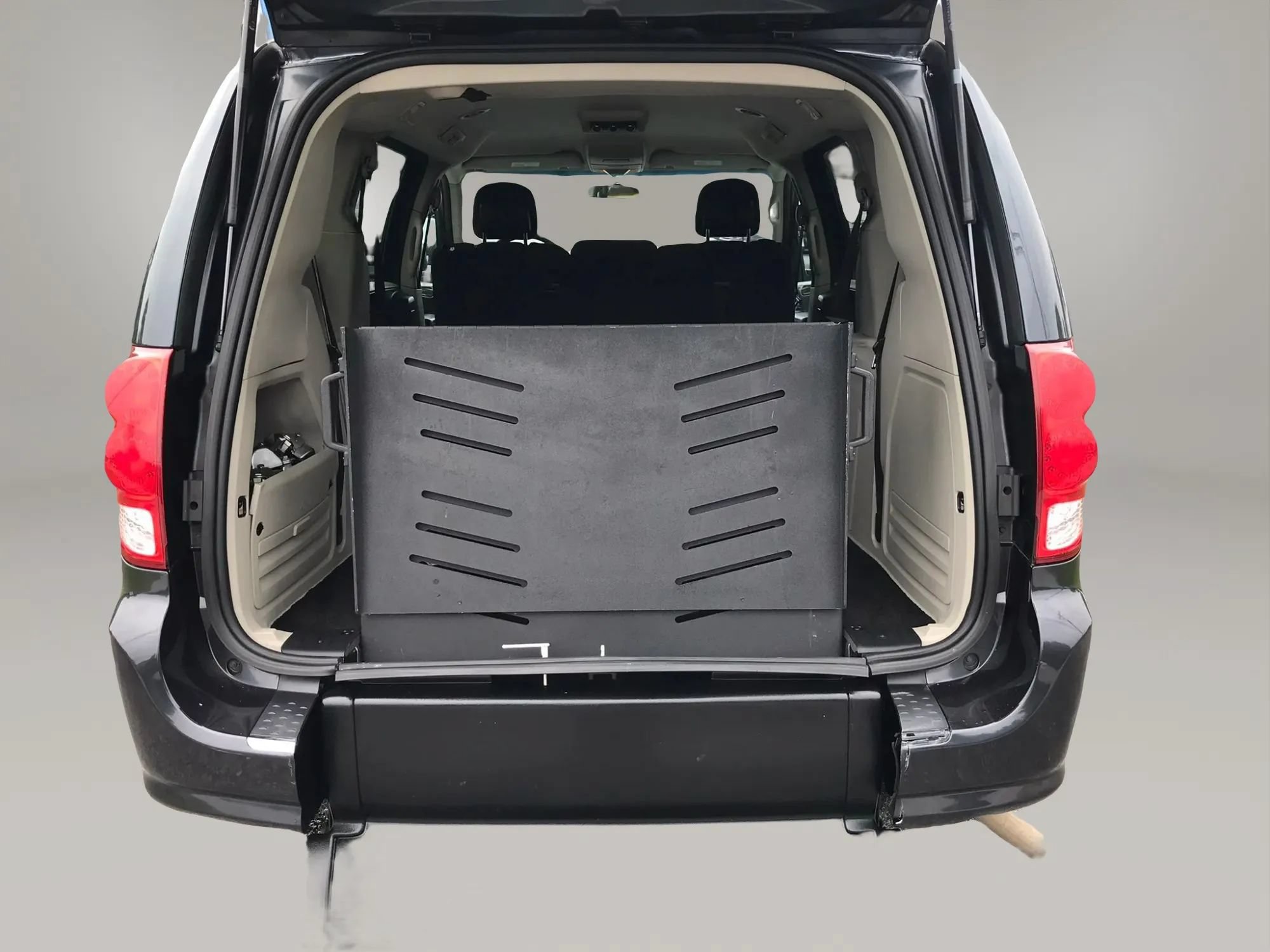 Used 2014 Dodge Grand Caravan SE w/ Quick Order Package 29E SE FWD image 31