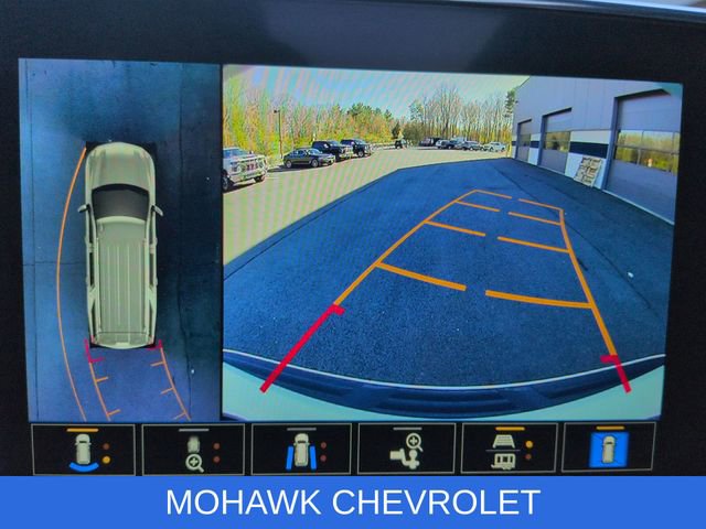 Used 2024 Chevrolet Suburban Z71 w/ Luxury Package AWD/4WD image 16