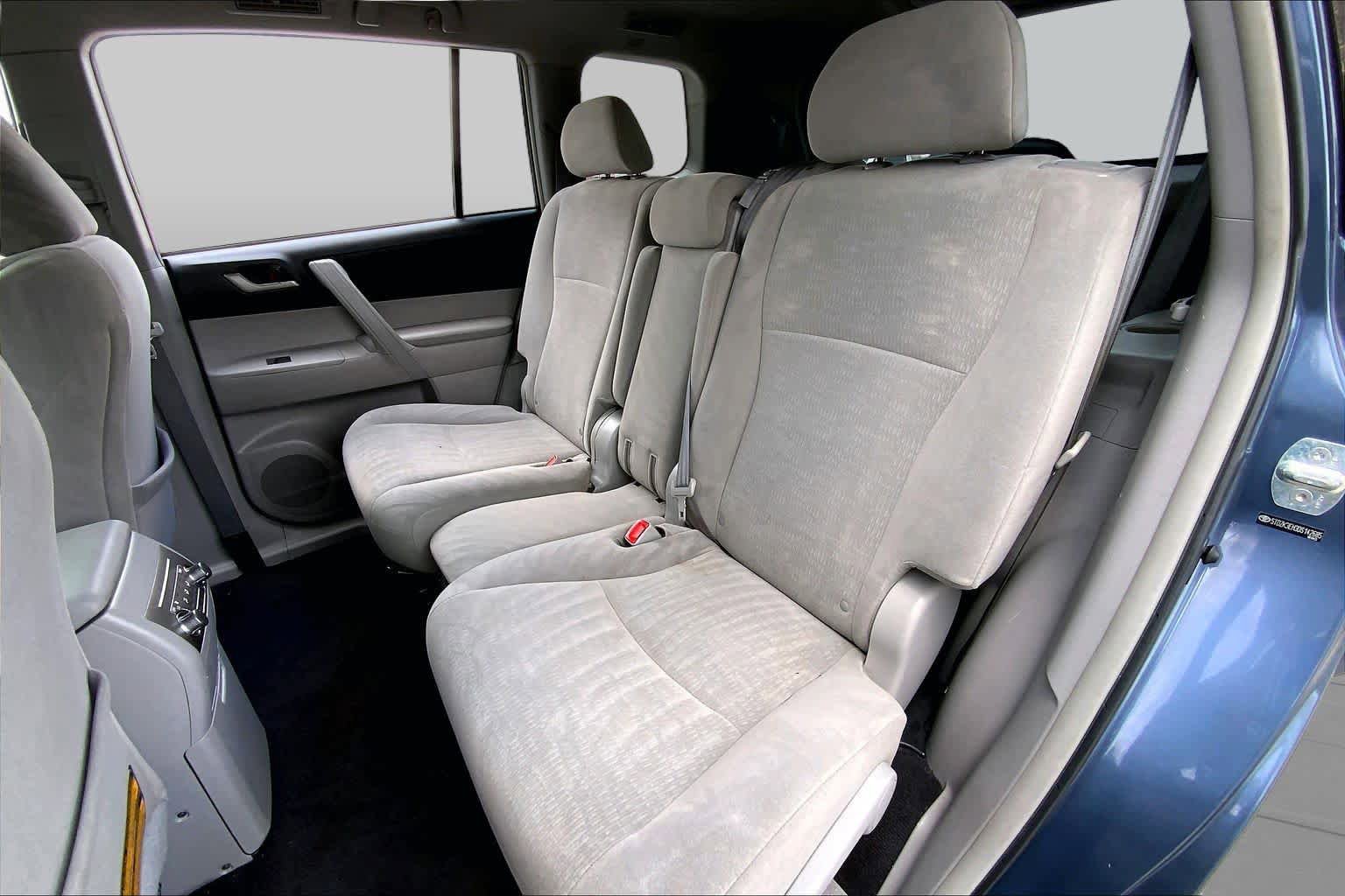 Used 2013 Toyota Highlander Plus FWD image 20
