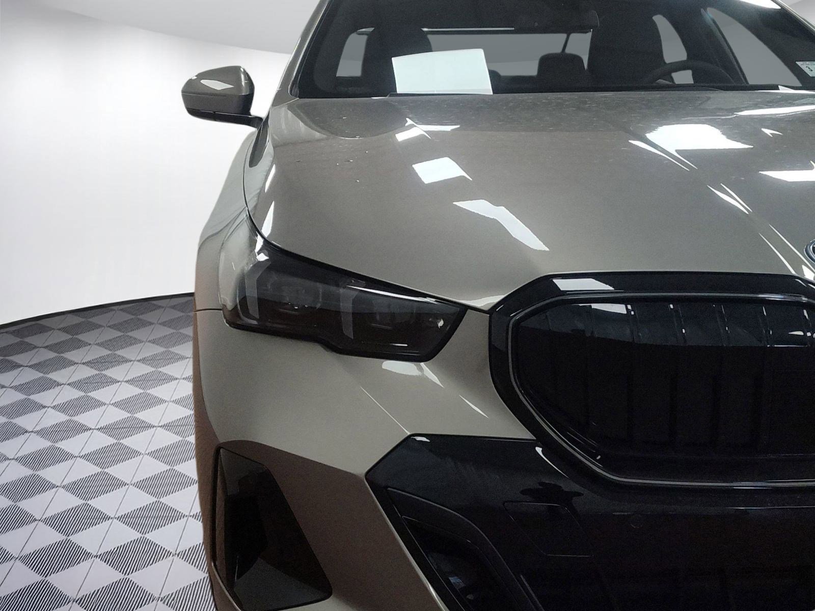 Used 2025 BMW i5 xDrive40 image 10