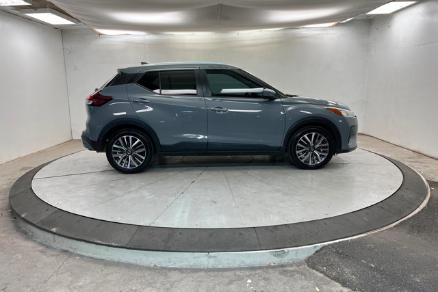 Used 2021 Nissan Kicks SV image 6