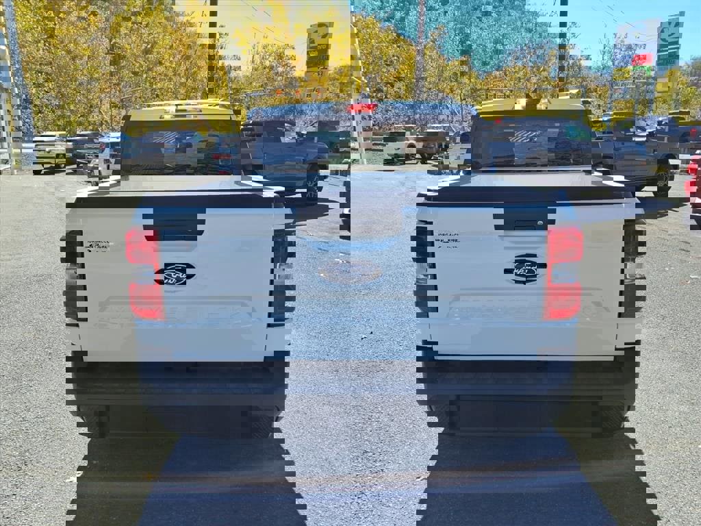 New 2025 Ford Maverick XL image 4