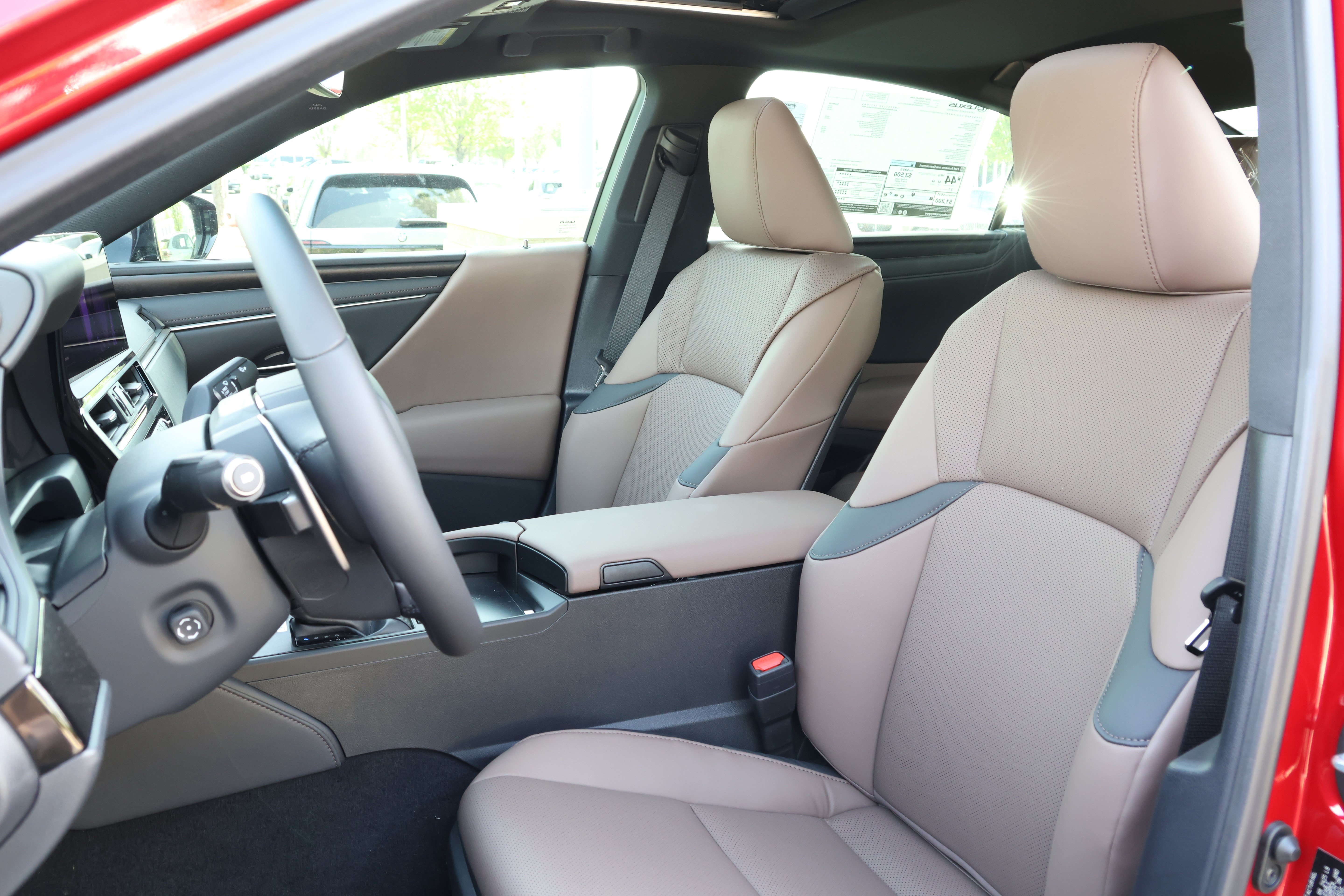 Used 2025 Lexus ES 300h w/ Premium Package FWD image 32