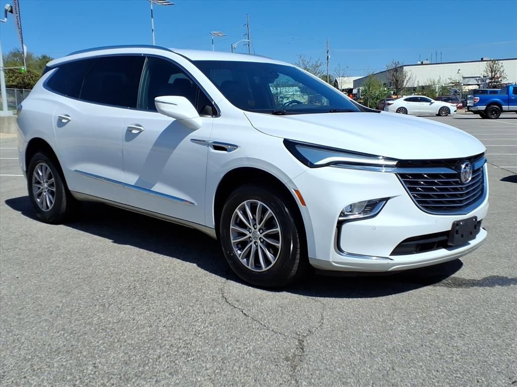 Used 2024 Buick Enclave Premium image 2