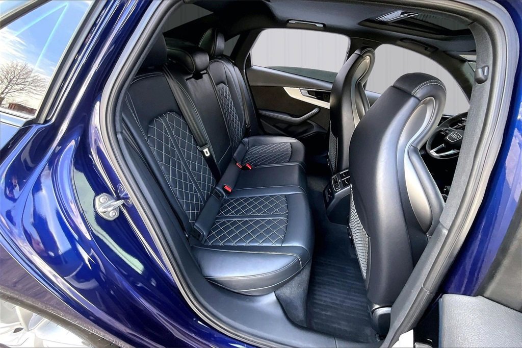 Used 2021 Audi S4 Prestige w/ Prestige Package image 25