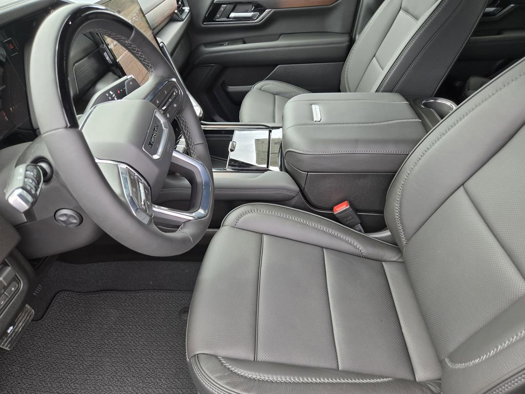 New 2026 GMC Yukon XL Denali w/ Denali Reserve Package image 8