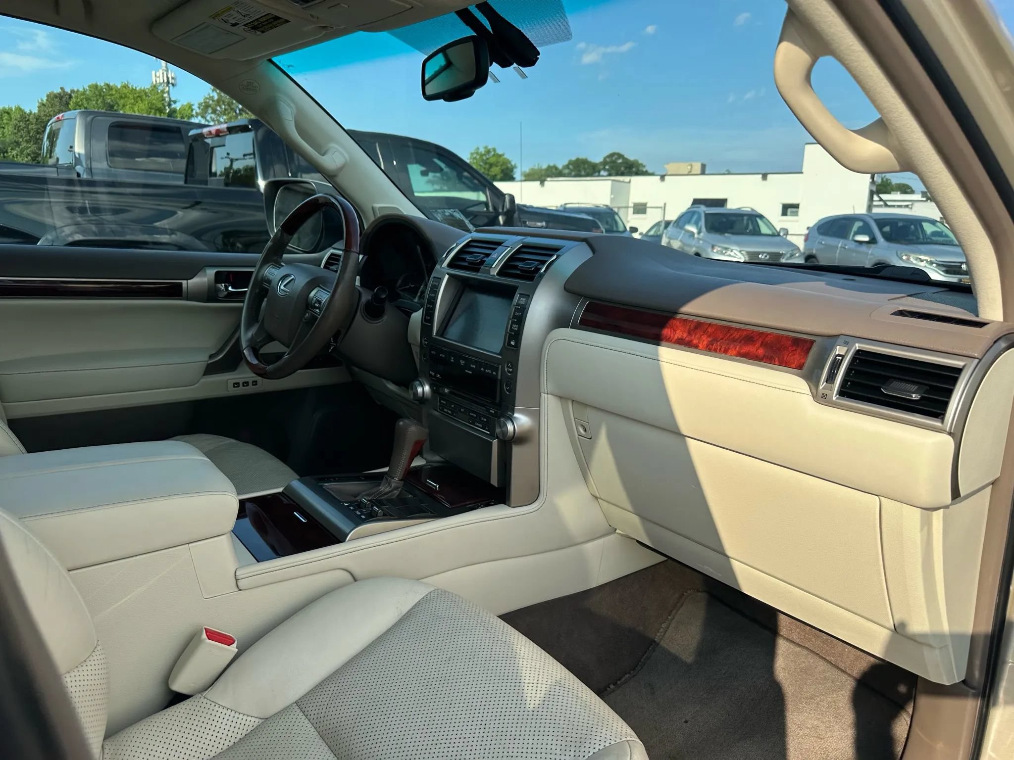 Used 2011 Lexus GX 460 w/ Comfort Plus Pkg AWD/4WD image 29
