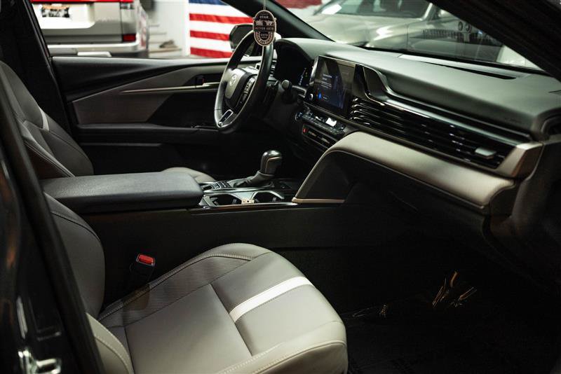 Used 2025 Toyota Camry SE FWD image 12
