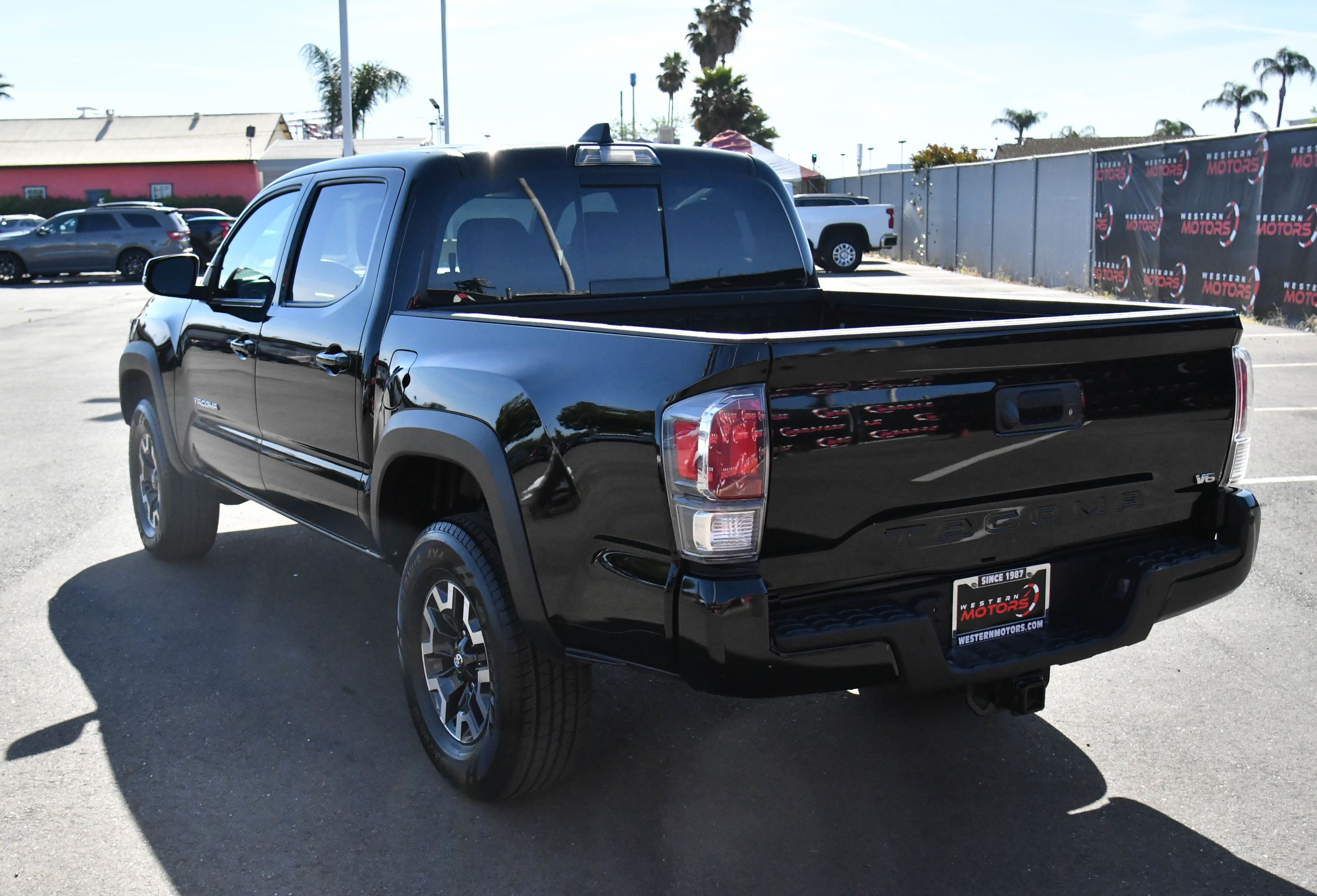 Used 2023 Toyota Tacoma TRD Off-Road w/ Technology Package AWD/4WD image 6