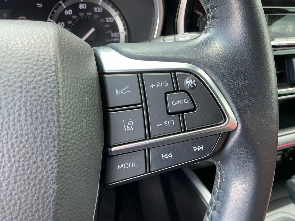 Used 2021 Toyota Highlander XSE FWD image 37