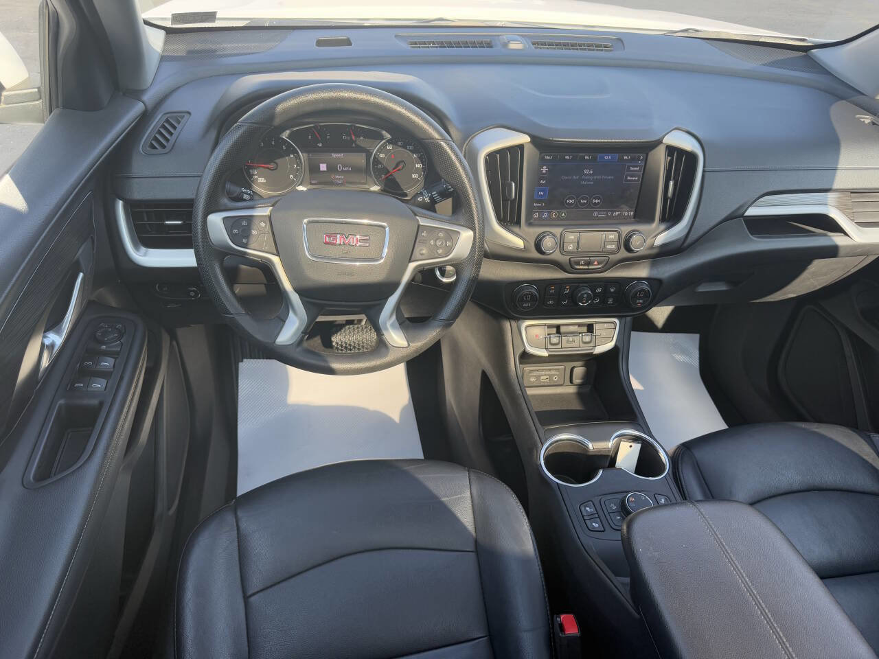 Used 2022 GMC Terrain SLE w/ Driver Convenience Package image 19