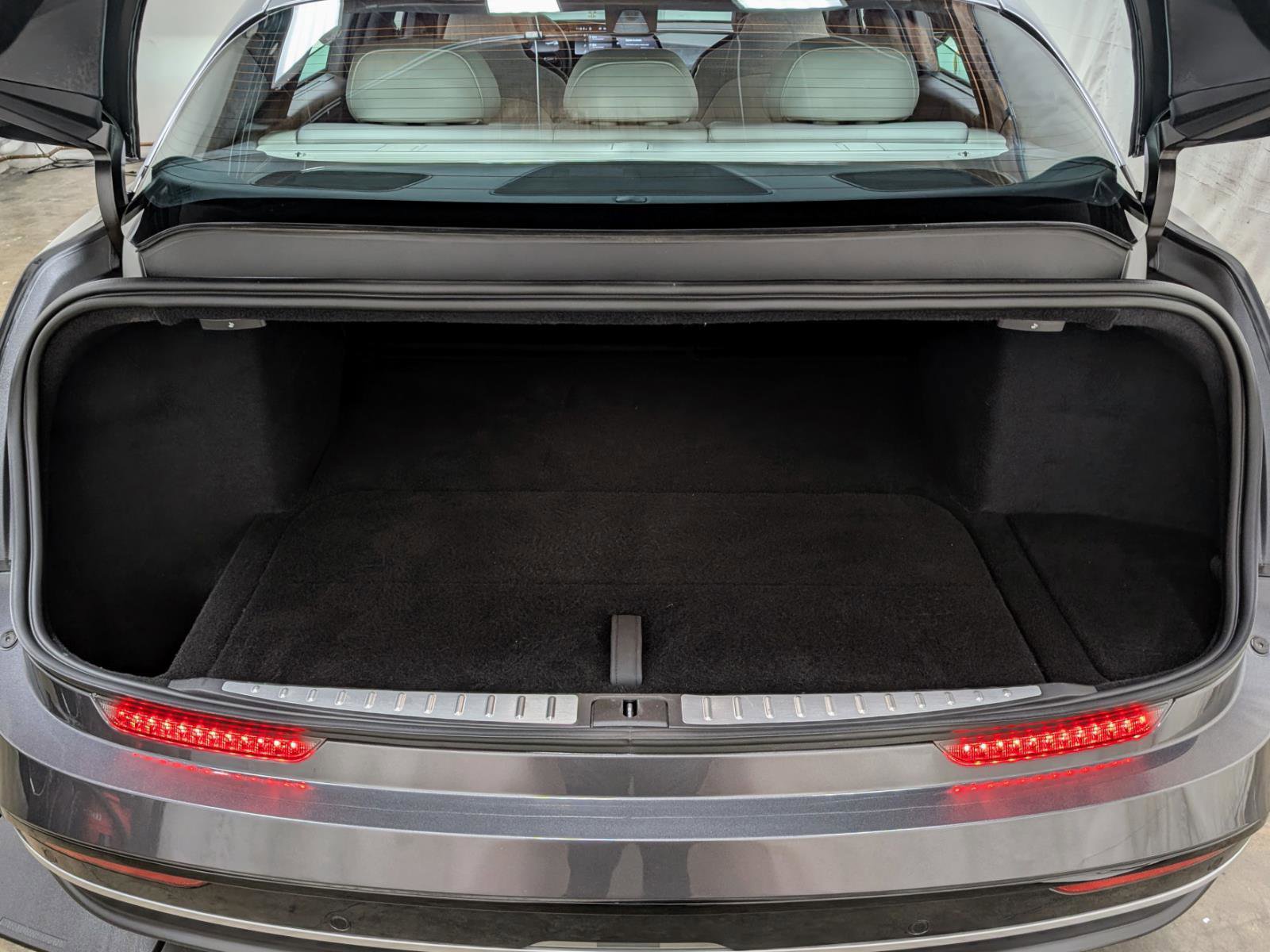 Used 2022 Lucid Air Grand Touring image 27